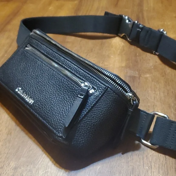 Black Leather Calvin Klein Belt Bag/Cross Body Bag New - Picture 7 of 12